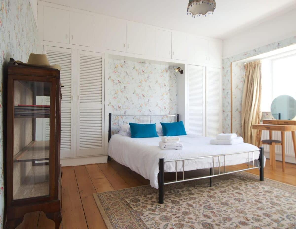 Spacious Town House With Swimming Pool Plymouth Bagian luar foto