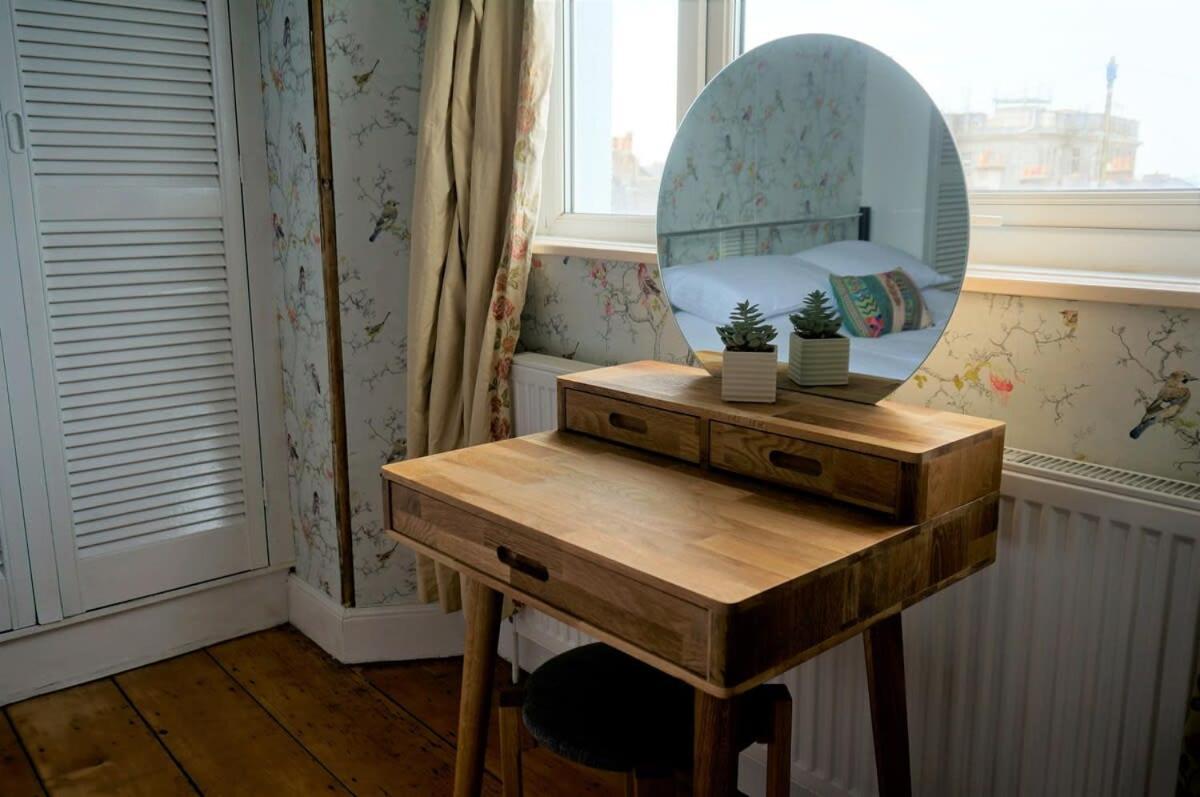 Spacious Town House With Swimming Pool Plymouth Bagian luar foto