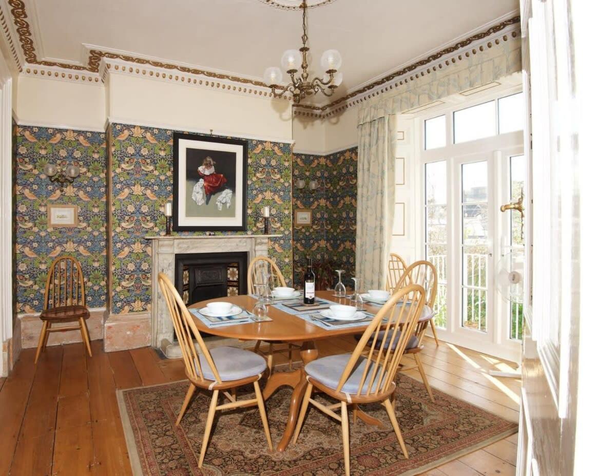 Spacious Town House With Swimming Pool Plymouth Bagian luar foto