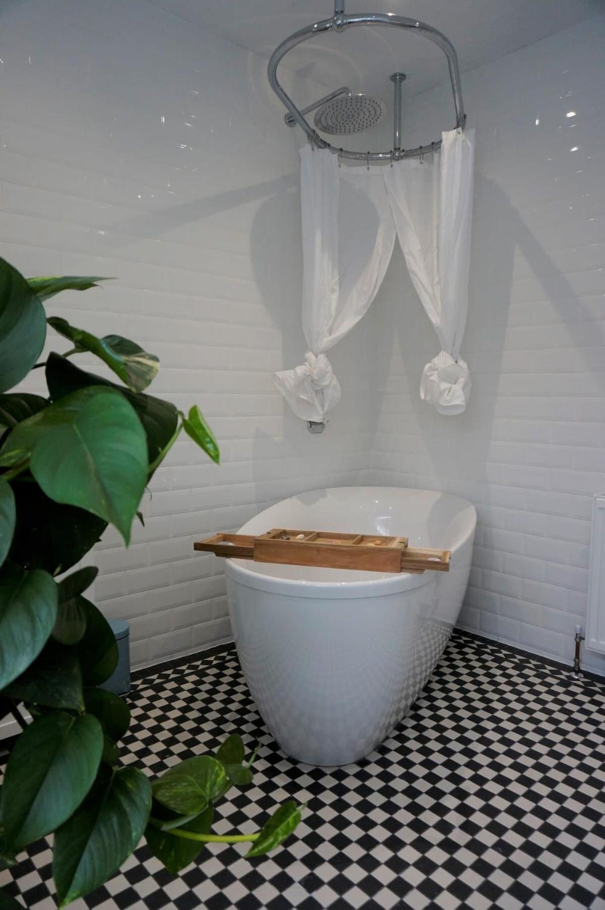 Spacious Town House With Swimming Pool Plymouth Bagian luar foto